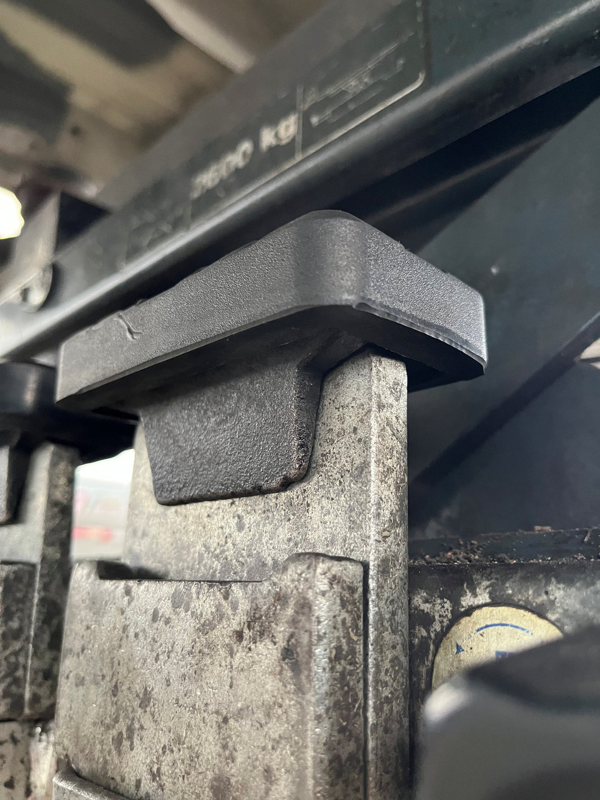 Tampone in Gomma per Ponti Sollevatori a Forbice AC HYDRAULIC, AUTOP‑STENHOJ, MAHA, CONSUL, ROTARY – Diametro 112 x 61 x 17 mm
