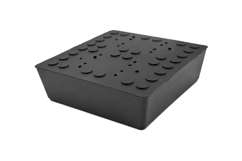 Gummiklotz mit Magnet für universelle Verwendung auf Scherenhebebühnen Abmessung 120 x 120 x 35 mm